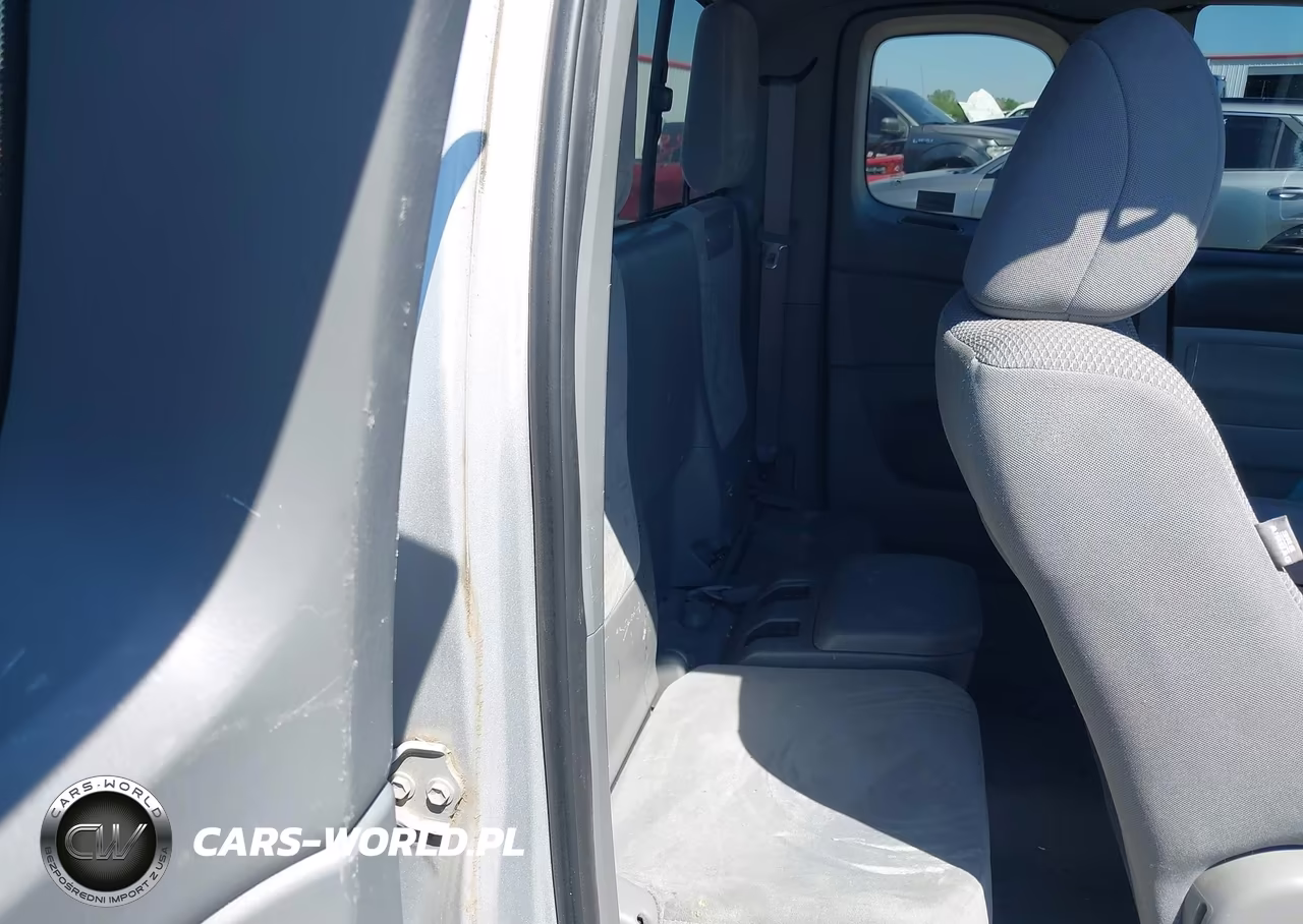 2010 Toyota Tacoma VIN:5TETX4CNXAZ728546 - 8