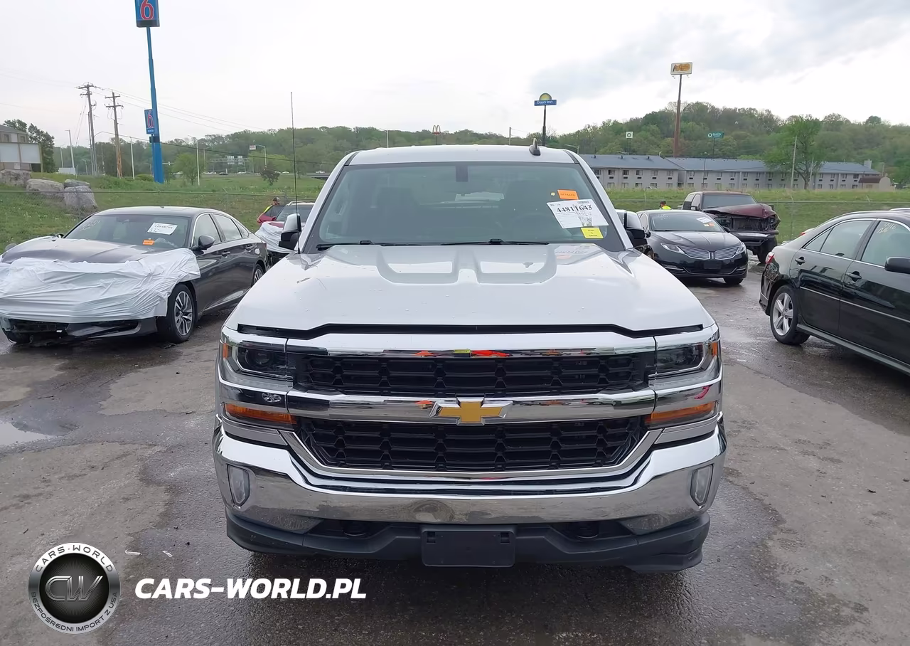 2018 Chevrolet Silverado 1500 1Lt VIN:3GCUKREC5JG228723 - 13