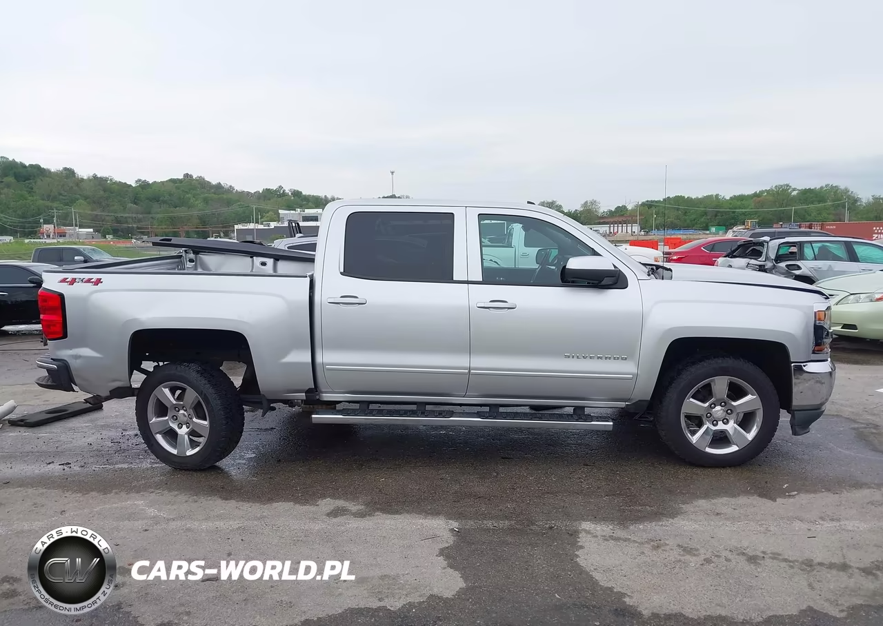 2018 Chevrolet Silverado 1500 1Lt VIN:3GCUKREC5JG228723 - 14
