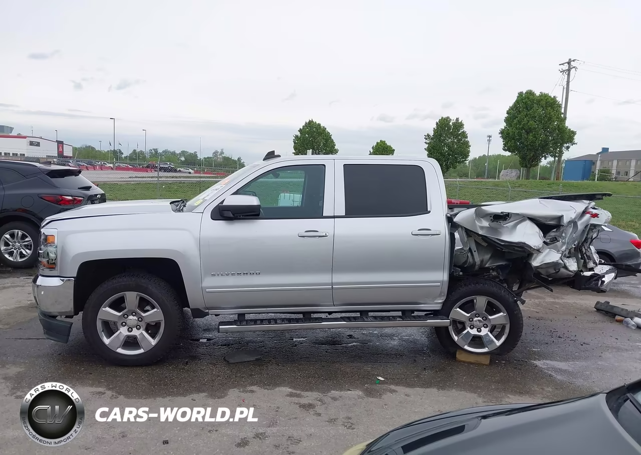 2018 Chevrolet Silverado 1500 1Lt VIN:3GCUKREC5JG228723 - 15