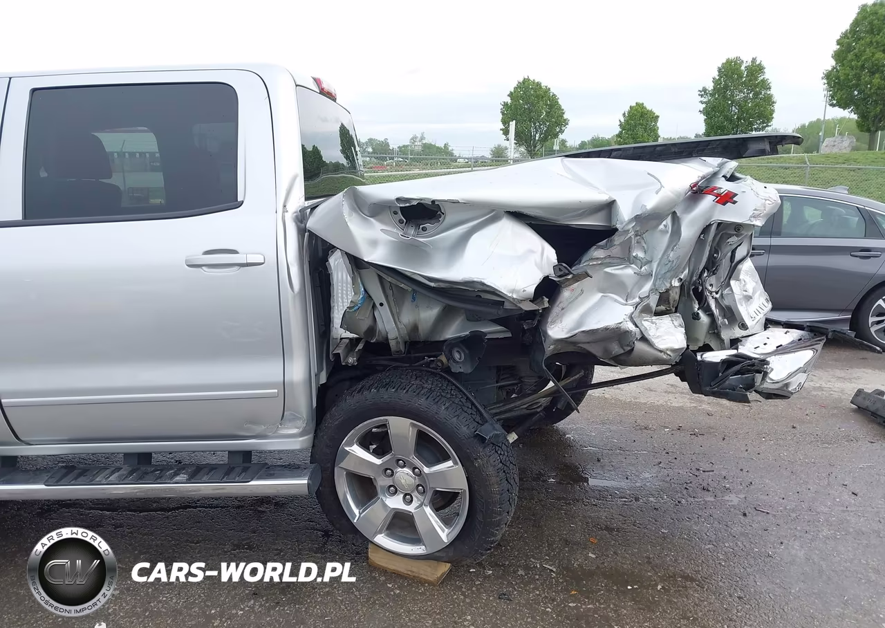 2018 Chevrolet Silverado 1500 1Lt VIN:3GCUKREC5JG228723 - 18
