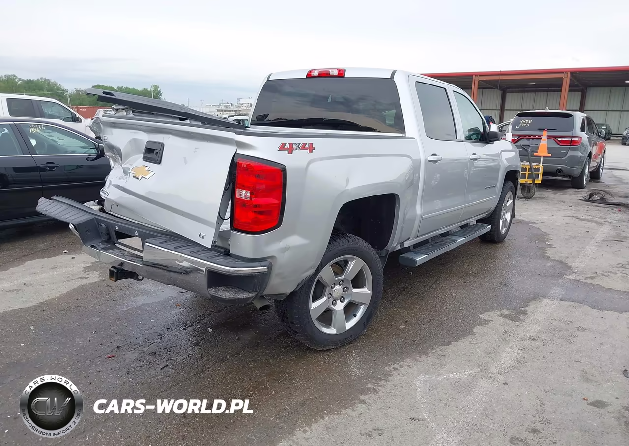 2018 Chevrolet Silverado 1500 1Lt VIN:3GCUKREC5JG228723 - 4