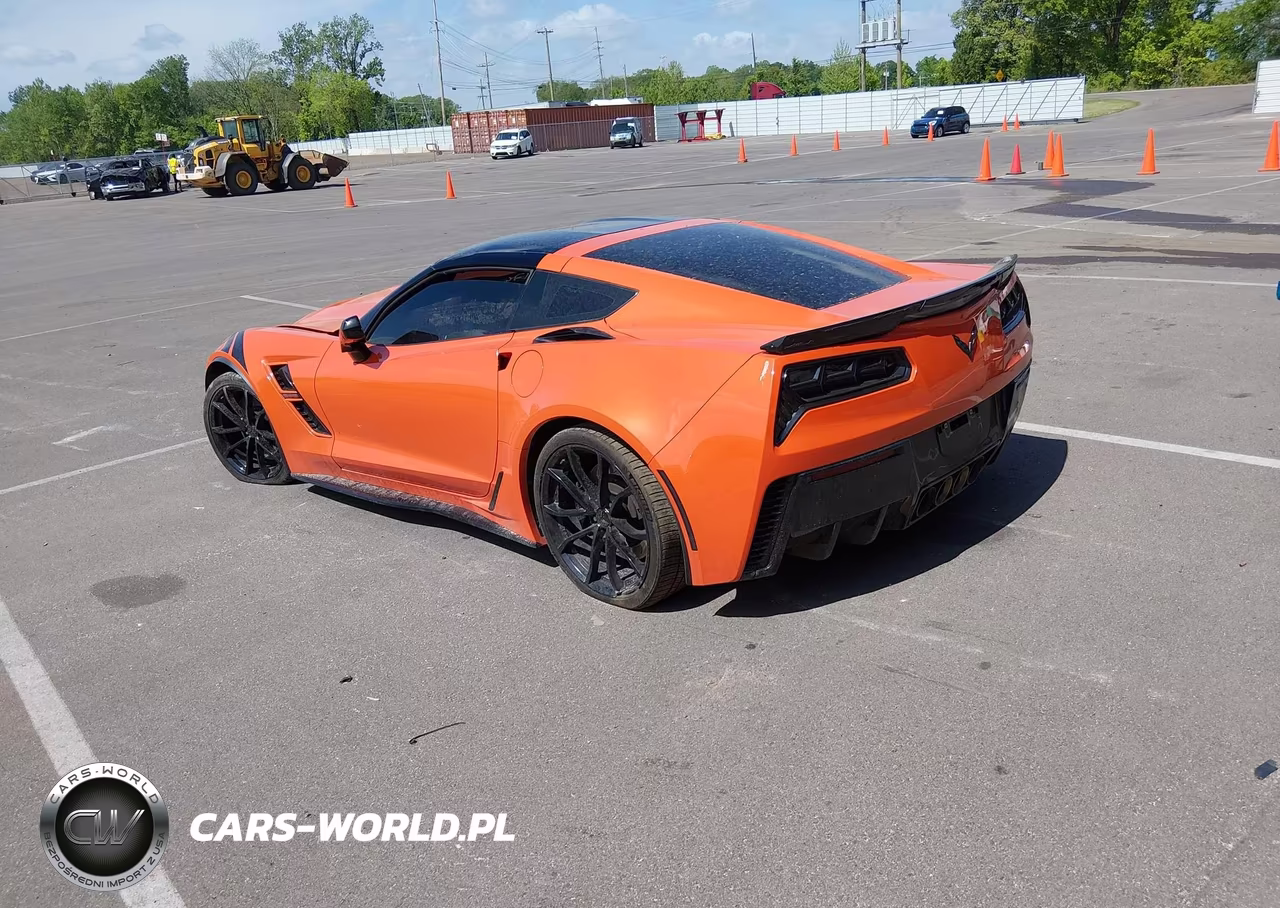 2019 Chevrolet Corvette Grand Sport VIN:1G1Y12D71K5105440 - 3