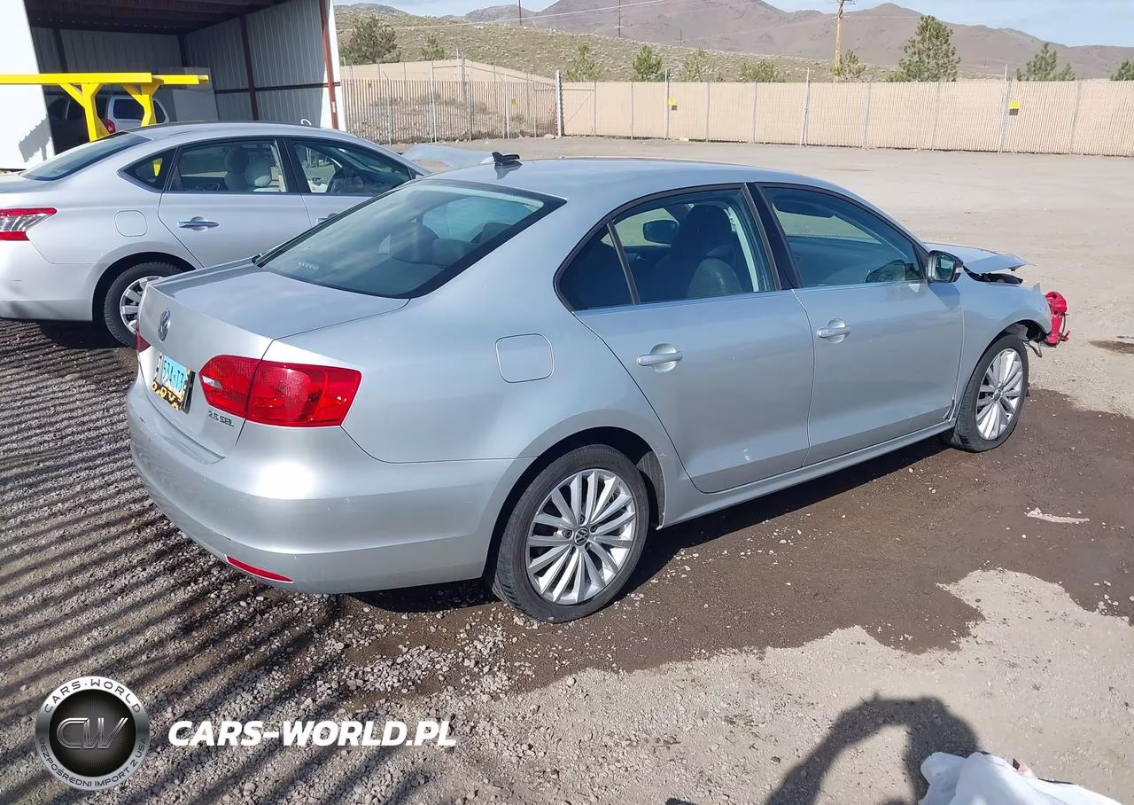 2011 Volkswagen Jetta 2.5L Sel VIN:3VWLZ7AJ3BM341666 - 4