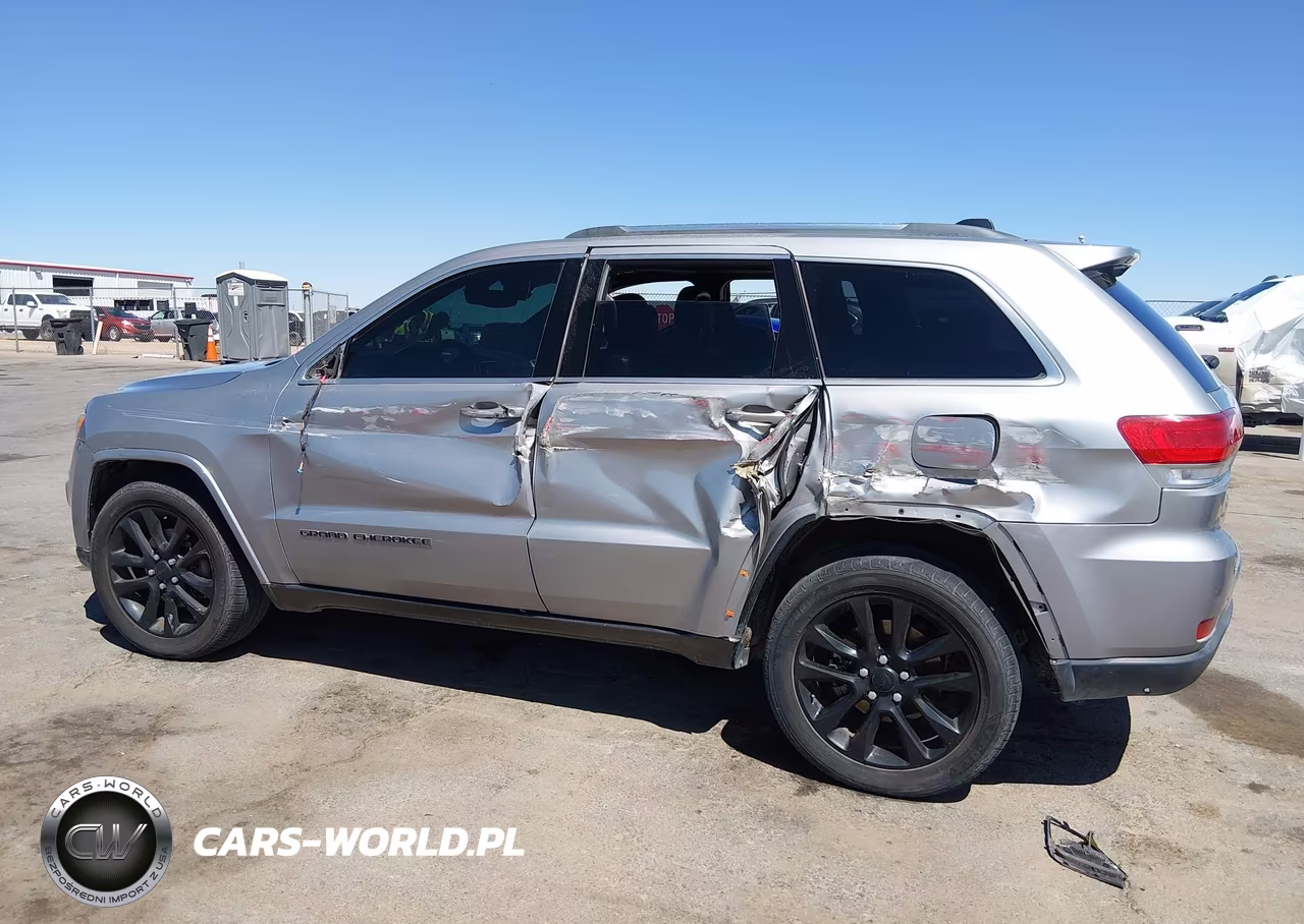 2018 Jeep Grand Cherokee Sterling Edition 4X2 VIN:1C4RJEBG1JC141574 - 14