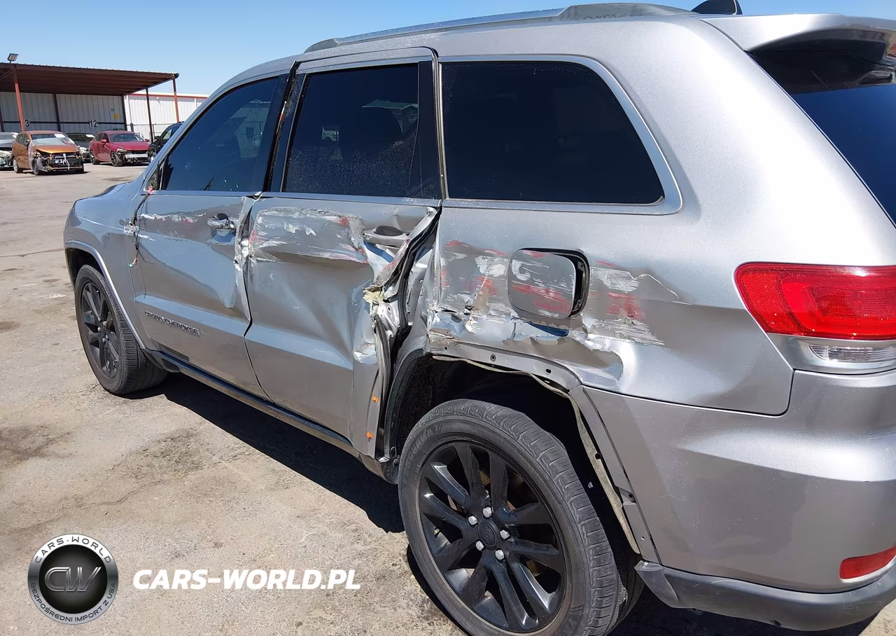 2018 Jeep Grand Cherokee Sterling Edition 4X2 VIN:1C4RJEBG1JC141574 - 17