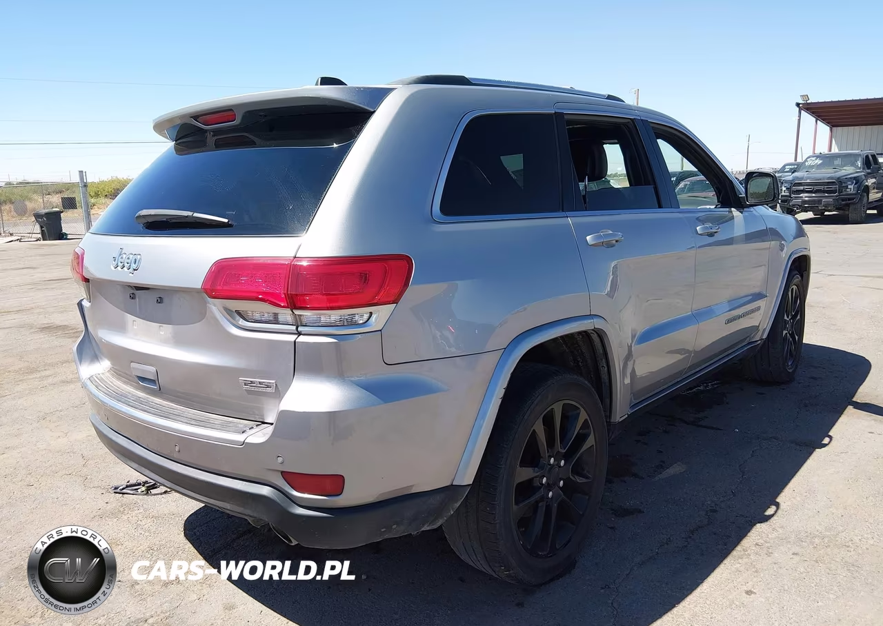 2018 Jeep Grand Cherokee Sterling Edition 4X2 VIN:1C4RJEBG1JC141574 - 4