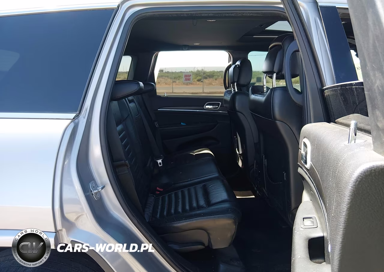 2018 Jeep Grand Cherokee Sterling Edition 4X2 VIN:1C4RJEBG1JC141574 - 8