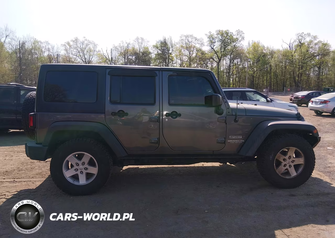 2016 Jeep Wrangler Unlimited Sport VIN:1C4BJWDGXGL206841 - 13