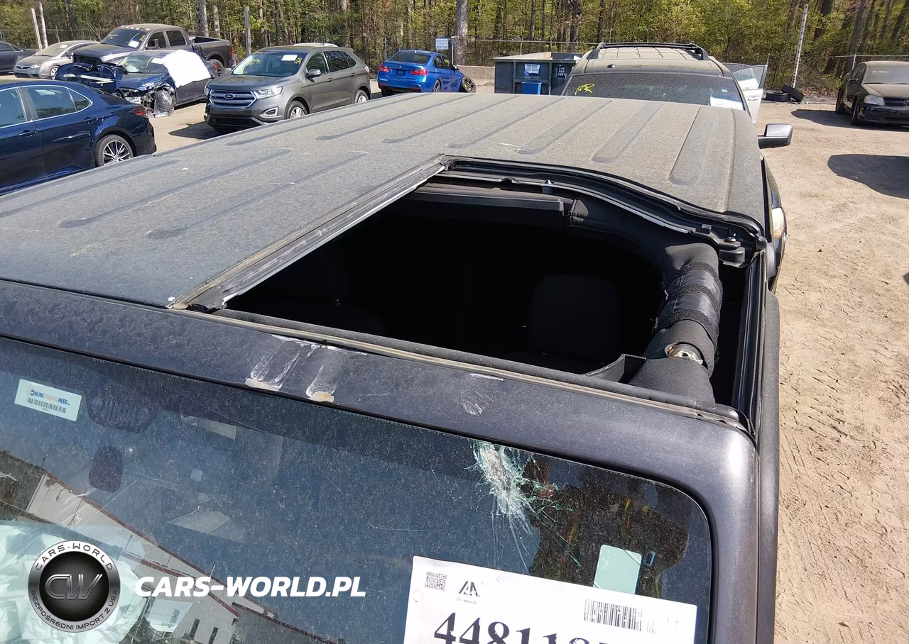 2016 Jeep Wrangler Unlimited Sport VIN:1C4BJWDGXGL206841 - 17