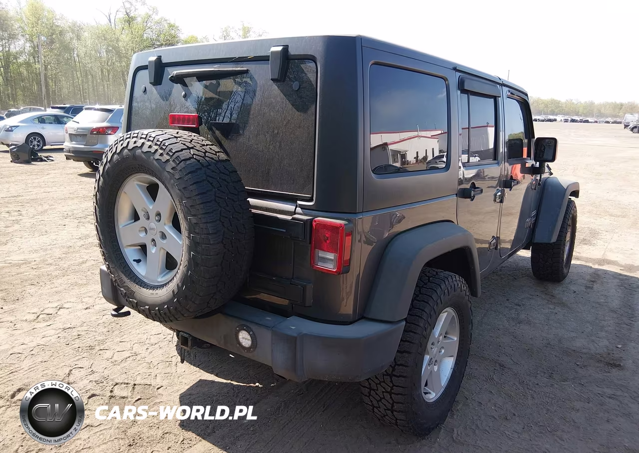 2016 Jeep Wrangler Unlimited Sport VIN:1C4BJWDGXGL206841 - 4