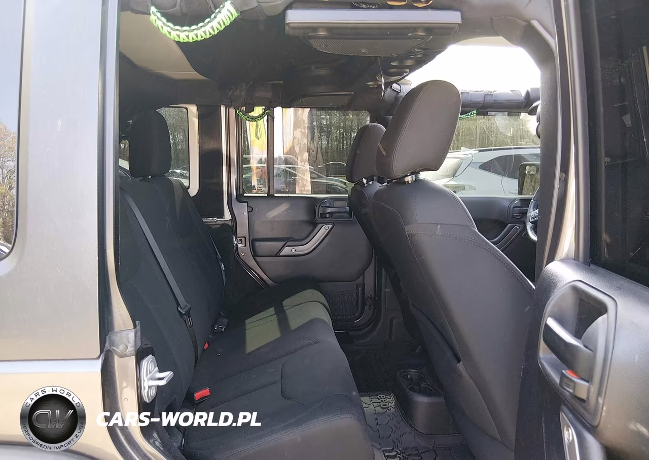 2016 Jeep Wrangler Unlimited Sport VIN:1C4BJWDGXGL206841 - 8