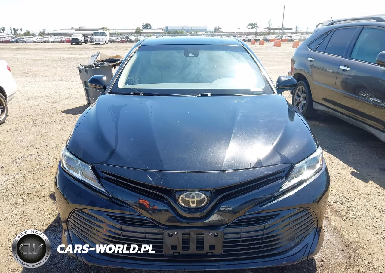 2018 Toyota Camry Le VIN:4T1B11HK1JU011080 - 12
