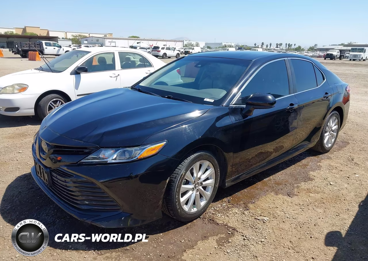 2018 Toyota Camry Le VIN:4T1B11HK1JU011080 - 2