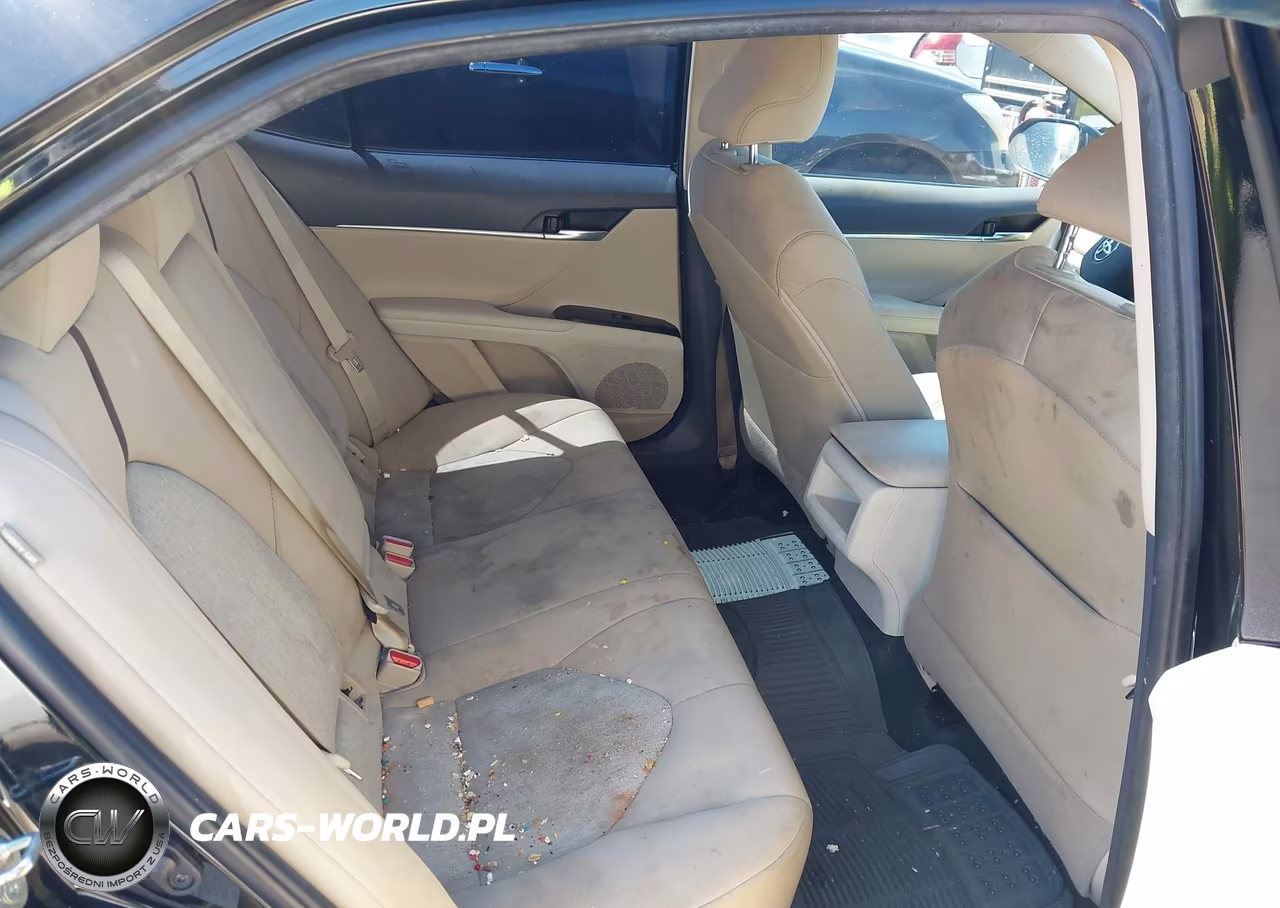 2018 Toyota Camry Le VIN:4T1B11HK1JU011080 - 8