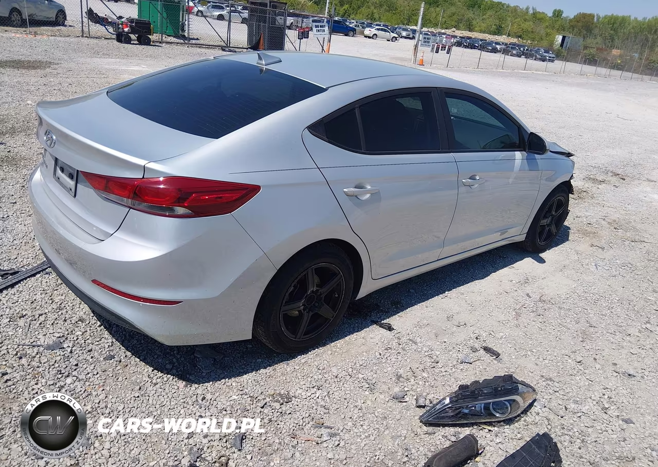 2018 Hyundai Elantra Sel VIN:5NPD84LF3JH333699 - 4