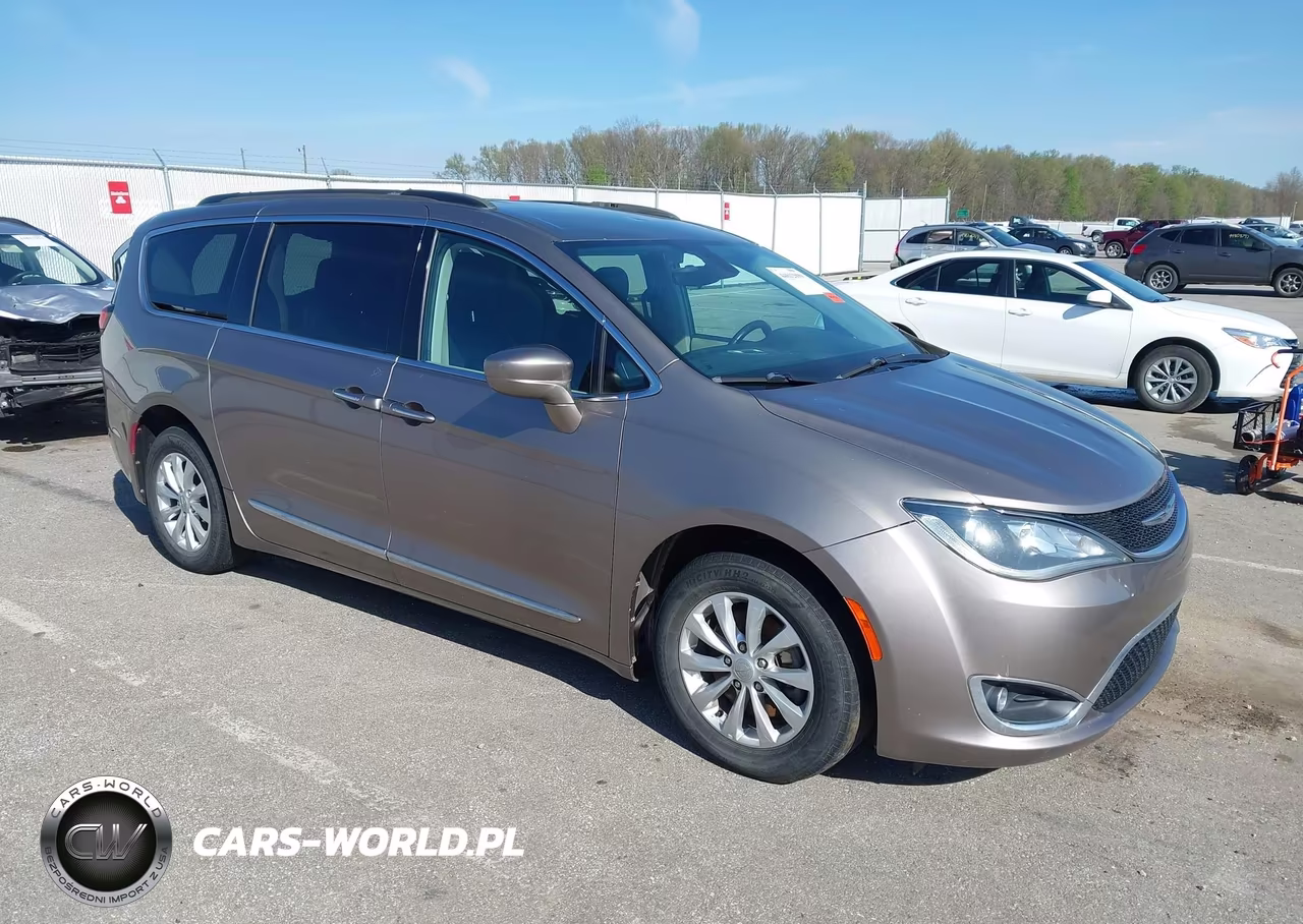 2017 Chrysler Pacifica Touring-L VIN:2C4RC1BG8HR535626 - 1