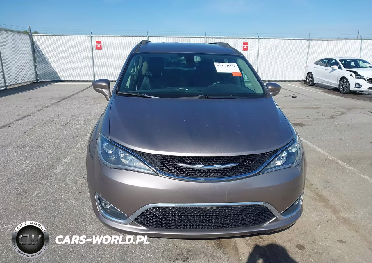 2017 Chrysler Pacifica Touring-L VIN:2C4RC1BG8HR535626 - 12