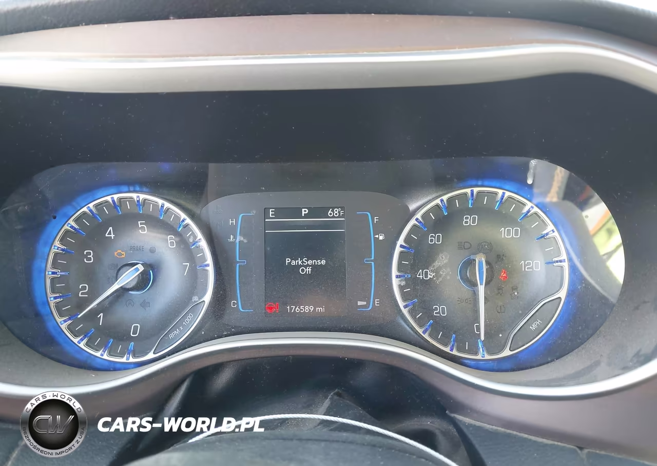 2017 Chrysler Pacifica Touring-L VIN:2C4RC1BG8HR535626 - 7