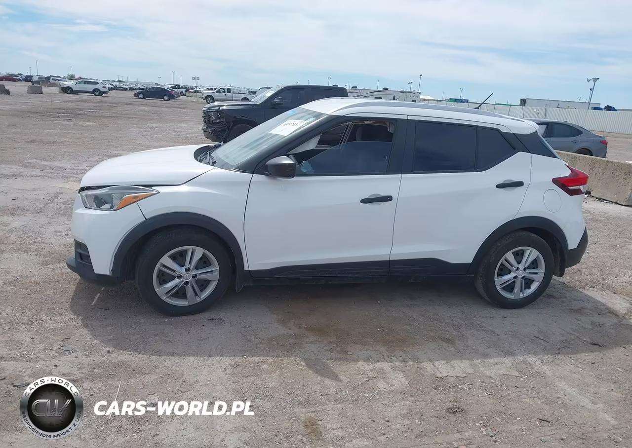 2019 Nissan Kicks S VIN:3N1CP5CU3KL492472 - 15
