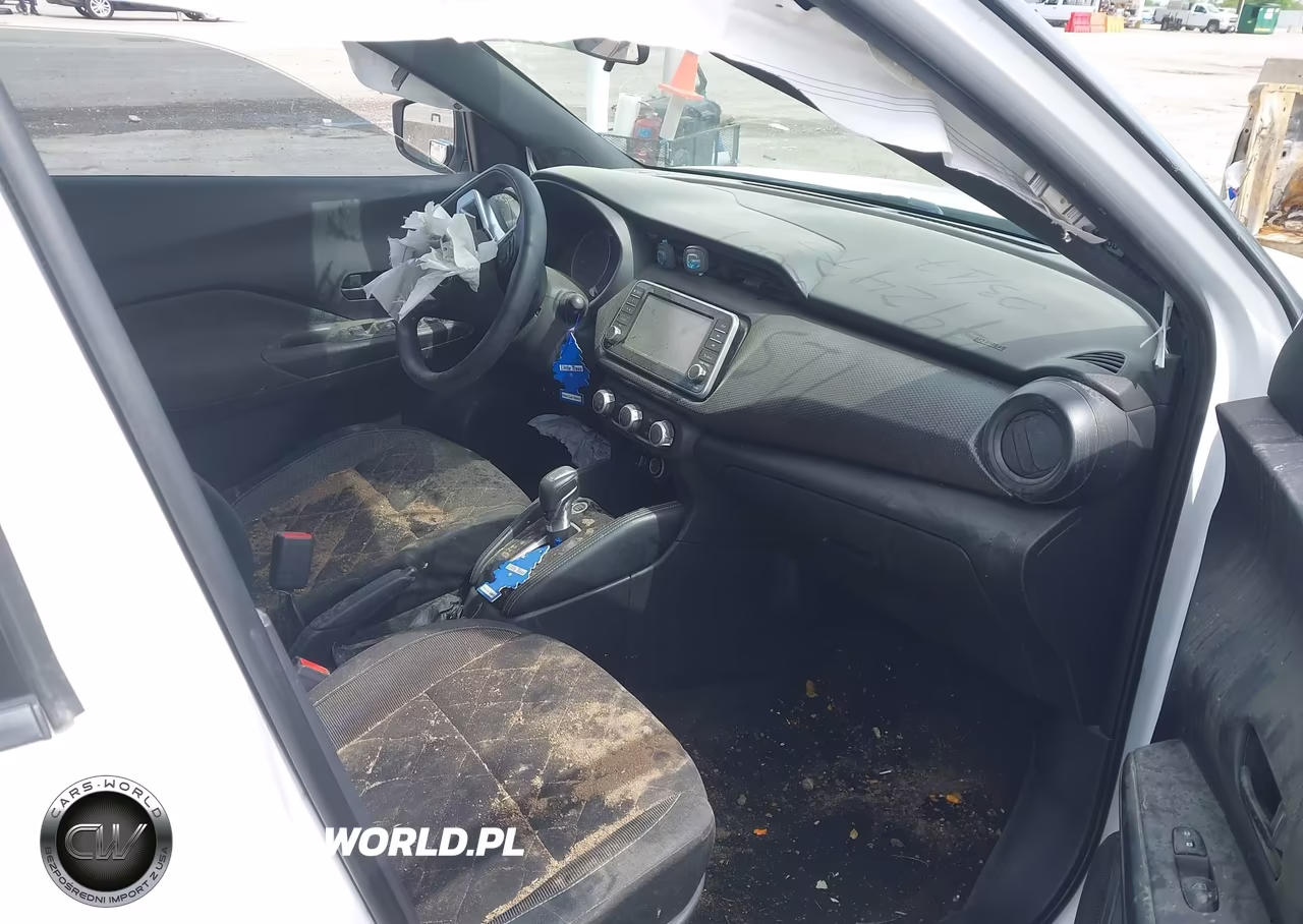 2019 Nissan Kicks S VIN:3N1CP5CU3KL492472 - 5
