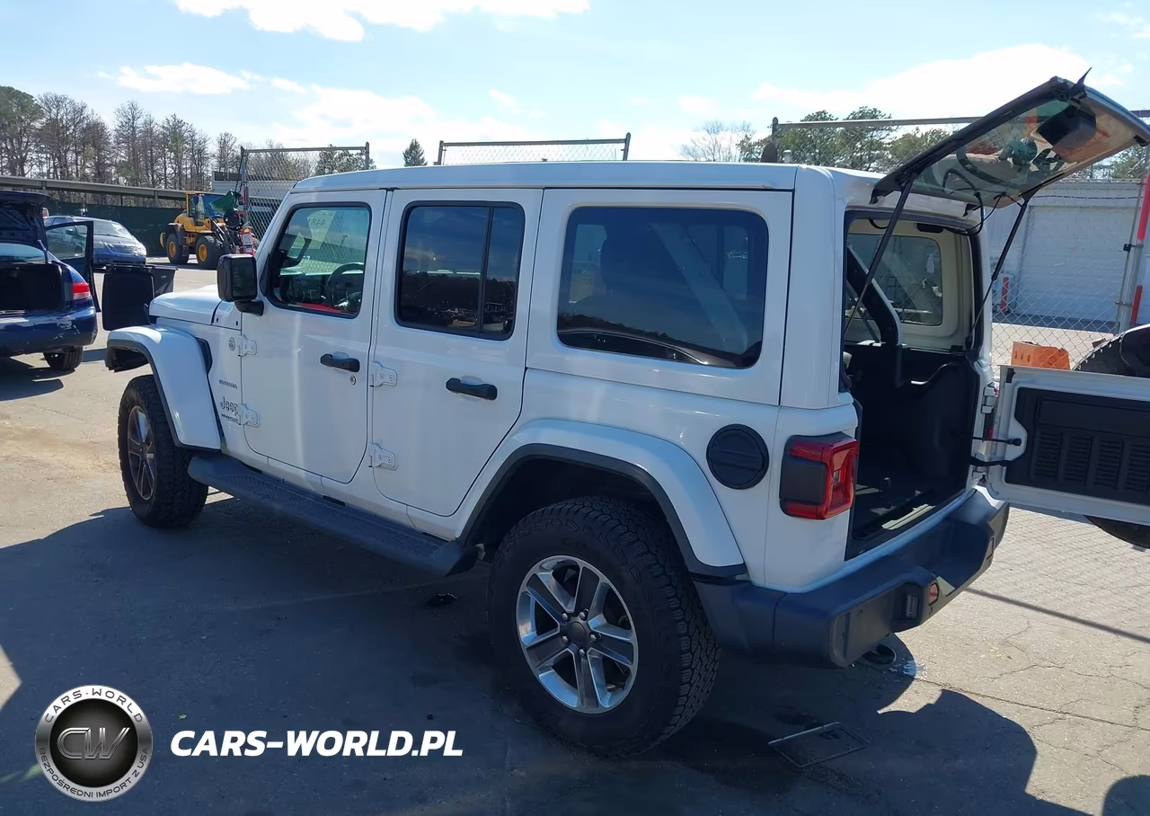 2020 Jeep Wrangler Unlimited Sahara 4X4 VIN:1C4HJXEG1LW211501 - 3