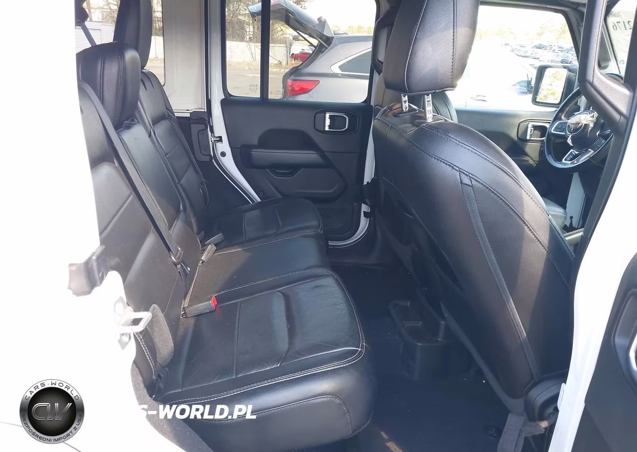 2020 Jeep Wrangler Unlimited Sahara 4X4 VIN:1C4HJXEG1LW211501 - 8