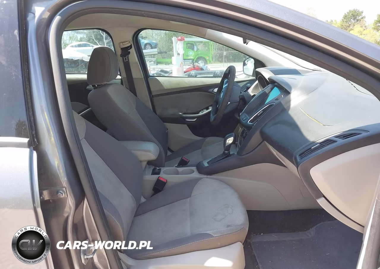 2014 Ford Focus Se VIN:1FADP3F23EL159484 - 5