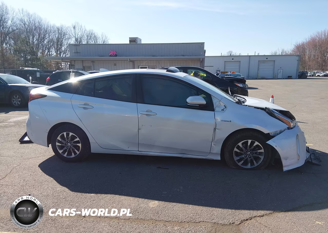 2022 Toyota Prius Limited VIN:JTDKAMFU9N3161346 - 13