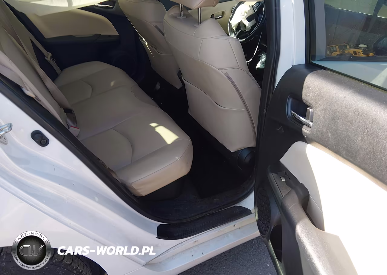 2022 Toyota Prius Limited VIN:JTDKAMFU9N3161346 - 8