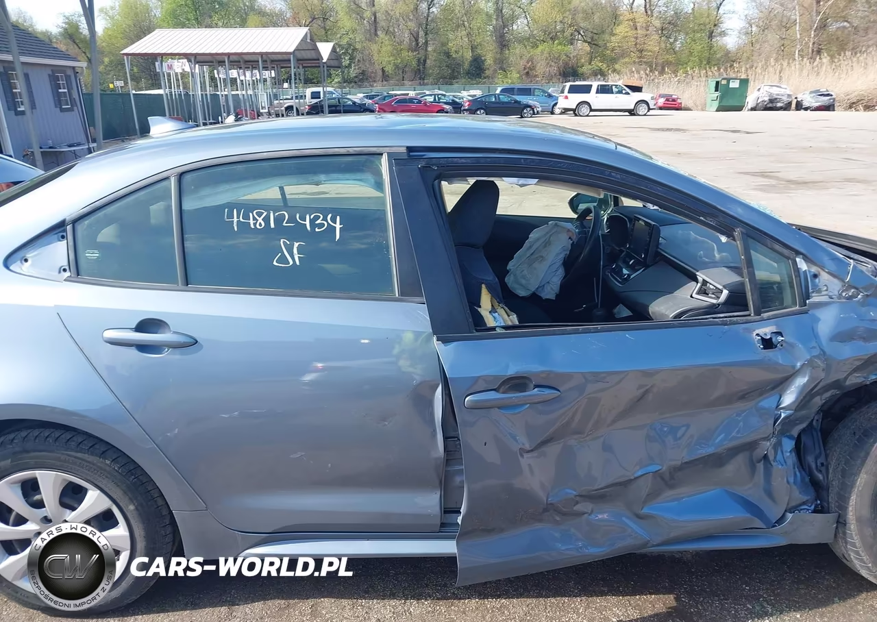 2022 Toyota Corolla Le VIN:JTDEPMAE1N3005149 - 18