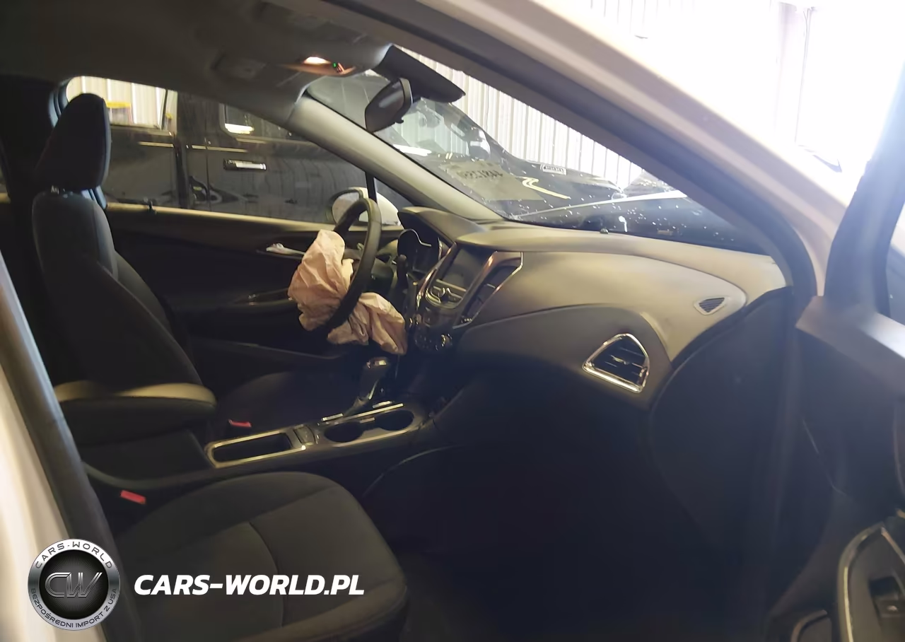 2019 Chevrolet Cruze Lt VIN:1G1BE5SM5K7104736 - 5