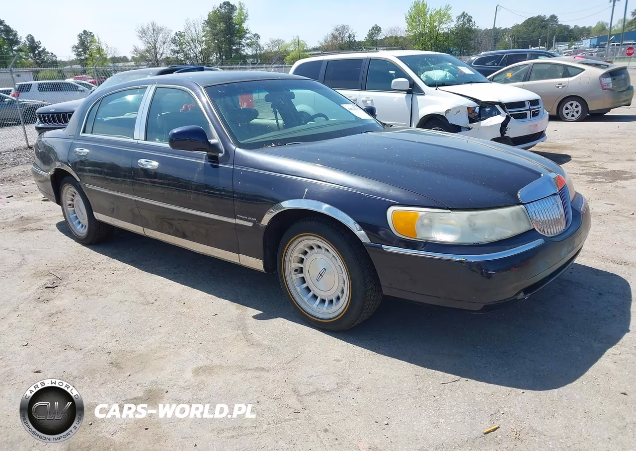 1999 Lincoln Town Car Executive