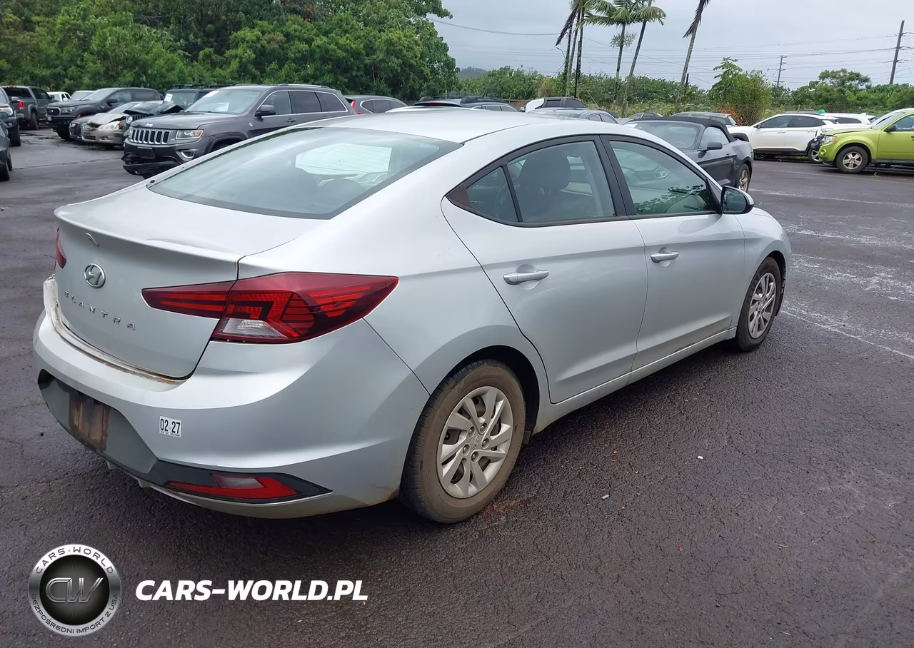 2019 Hyundai Elantra Se VIN:5NPD74LF1KH484853 - 4