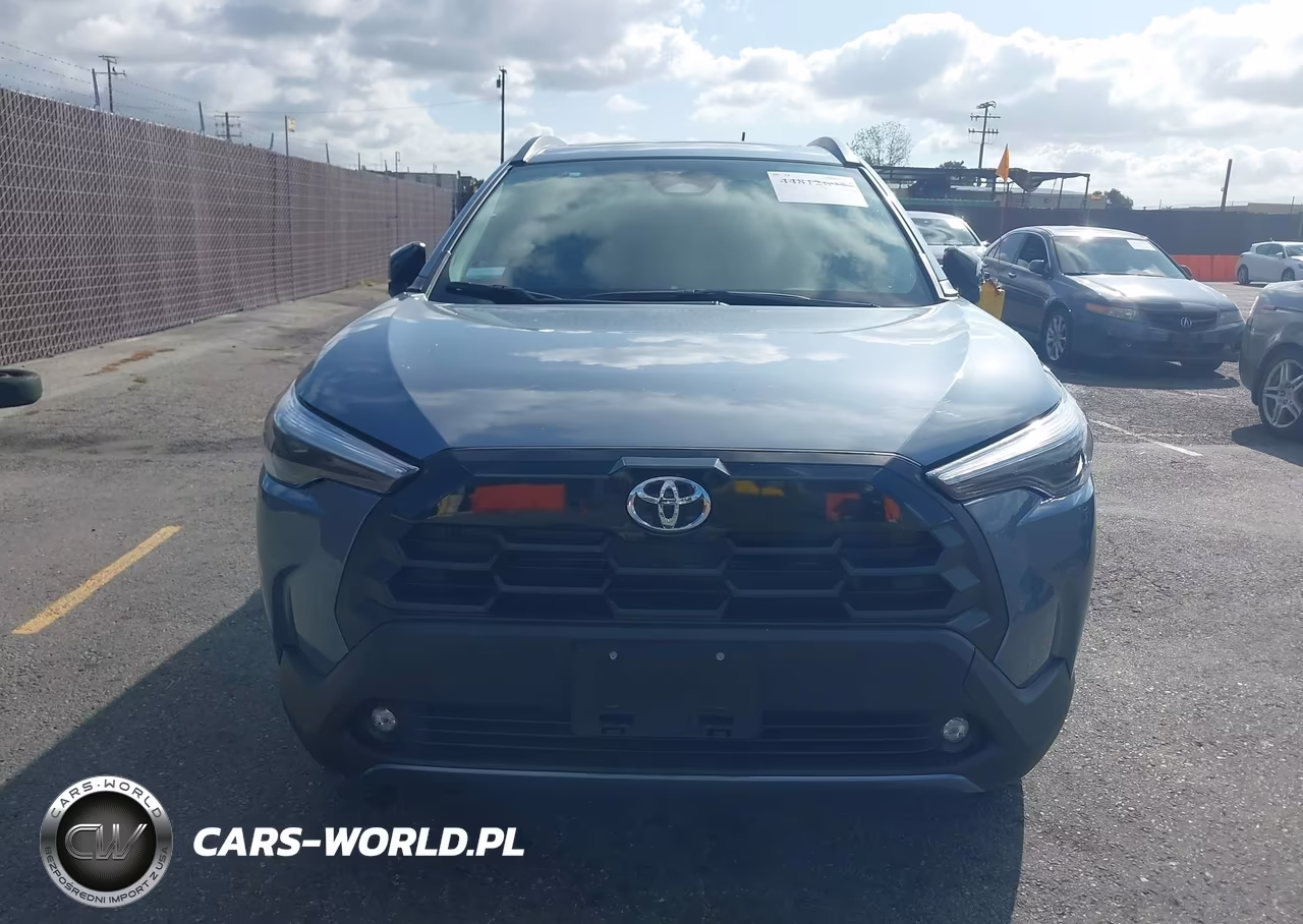 2026 Toyota Corolla Cross Xle VIN:7MUDAABG8TV171441 - 12