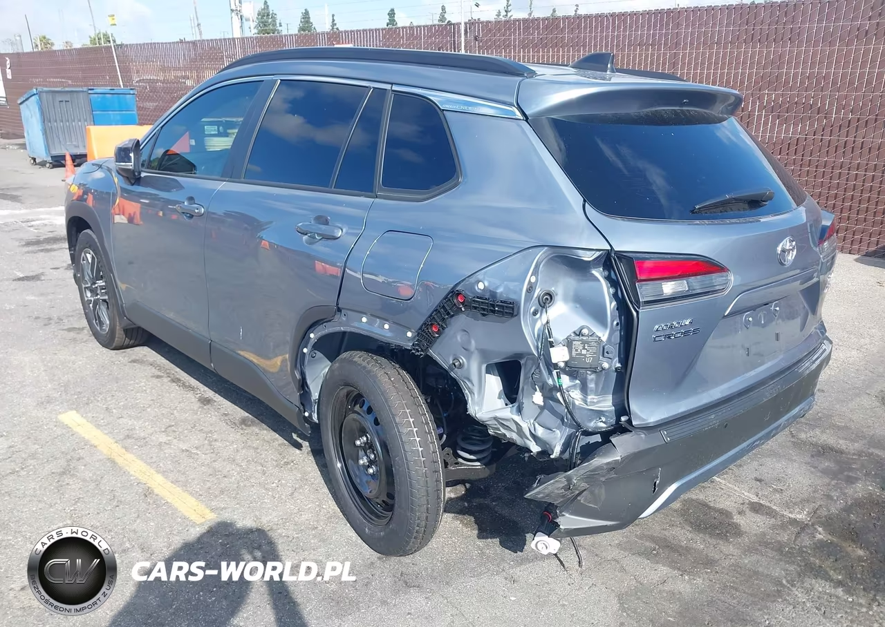 2026 Toyota Corolla Cross Xle VIN:7MUDAABG8TV171441 - 3