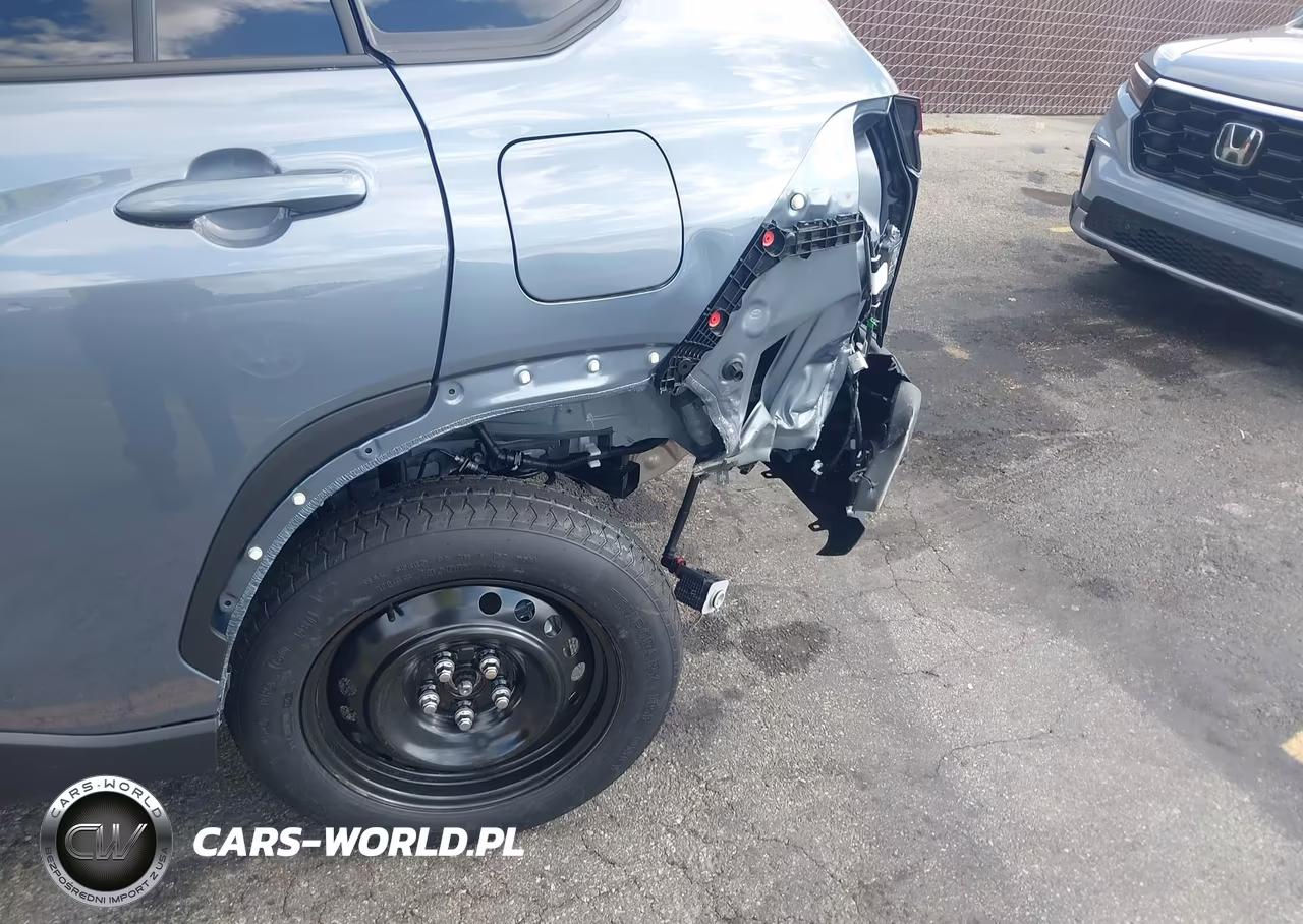 2026 Toyota Corolla Cross Xle VIN:7MUDAABG8TV171441 - 6