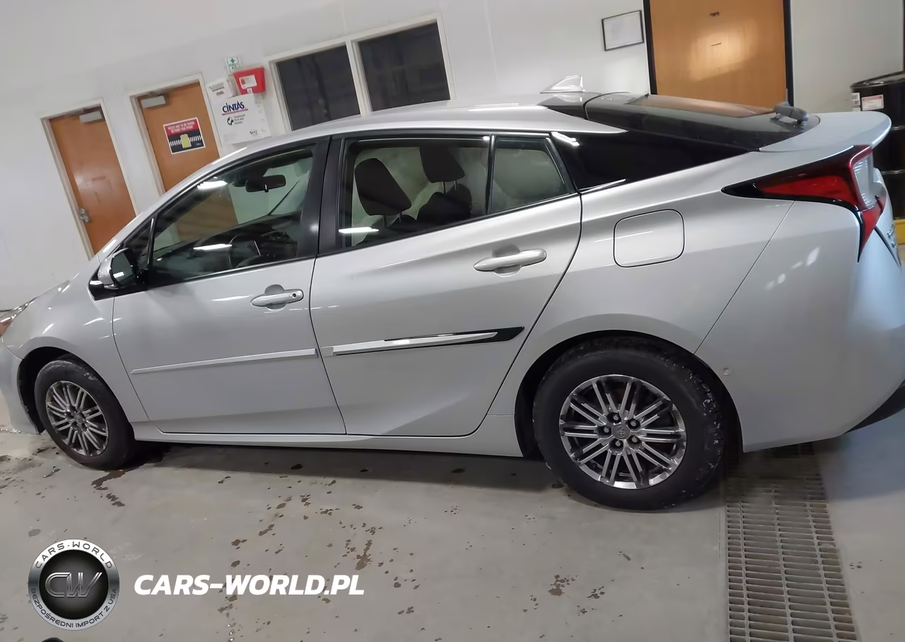 2019 Toyota Prius Le VIN:JTDL9RFU6K3002936 - 14