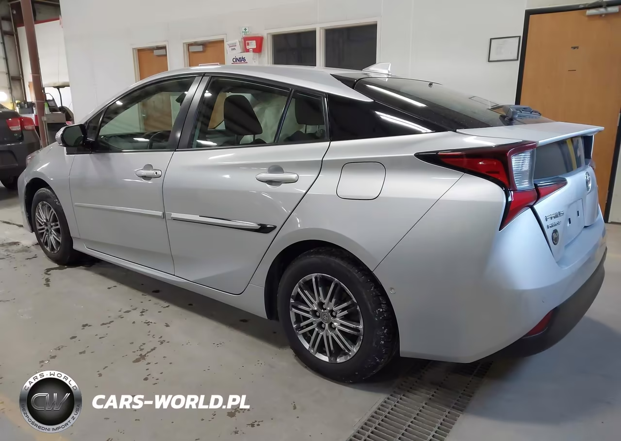 2019 Toyota Prius Le VIN:JTDL9RFU6K3002936 - 3