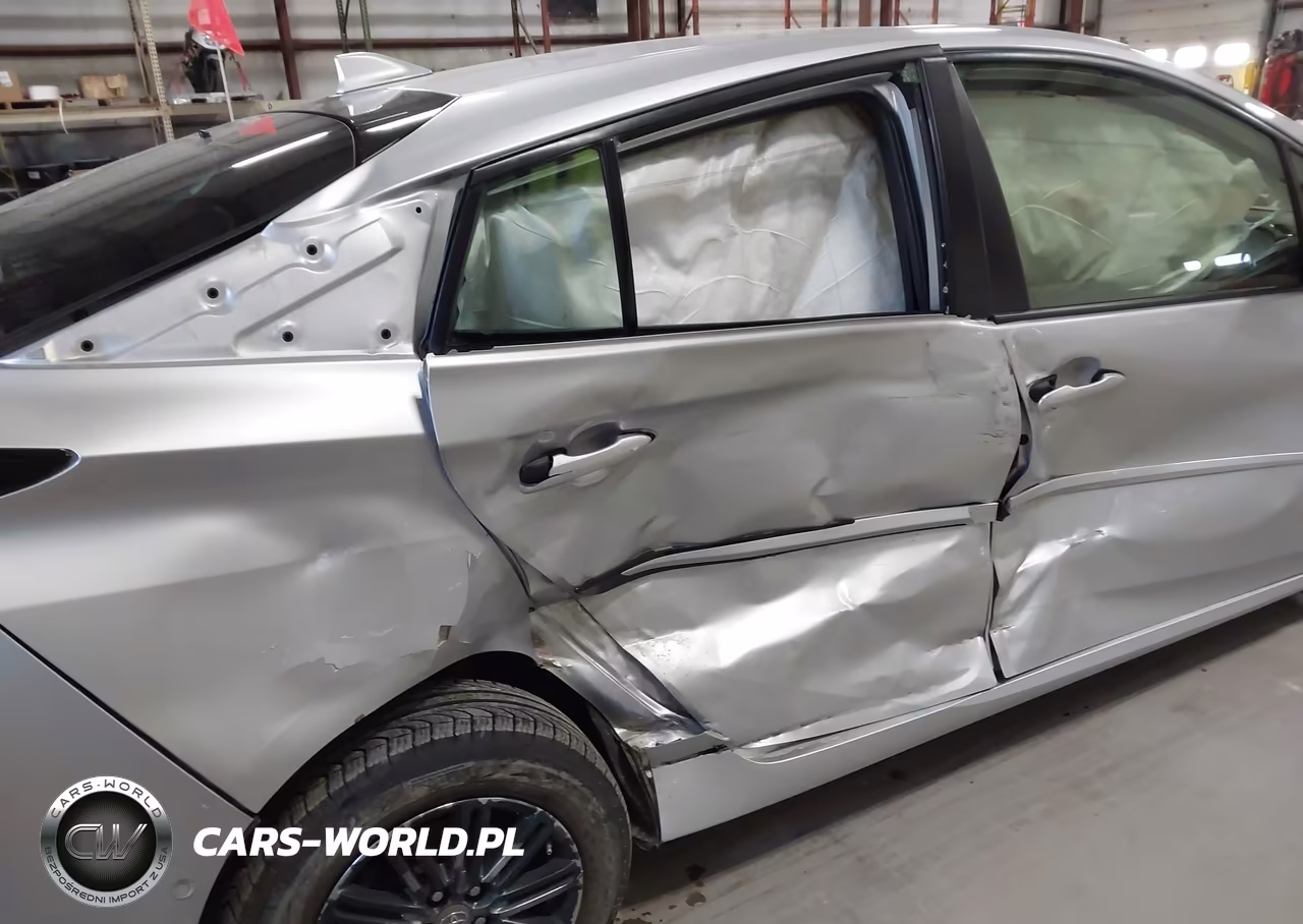 2019 Toyota Prius Le VIN:JTDL9RFU6K3002936 - 6