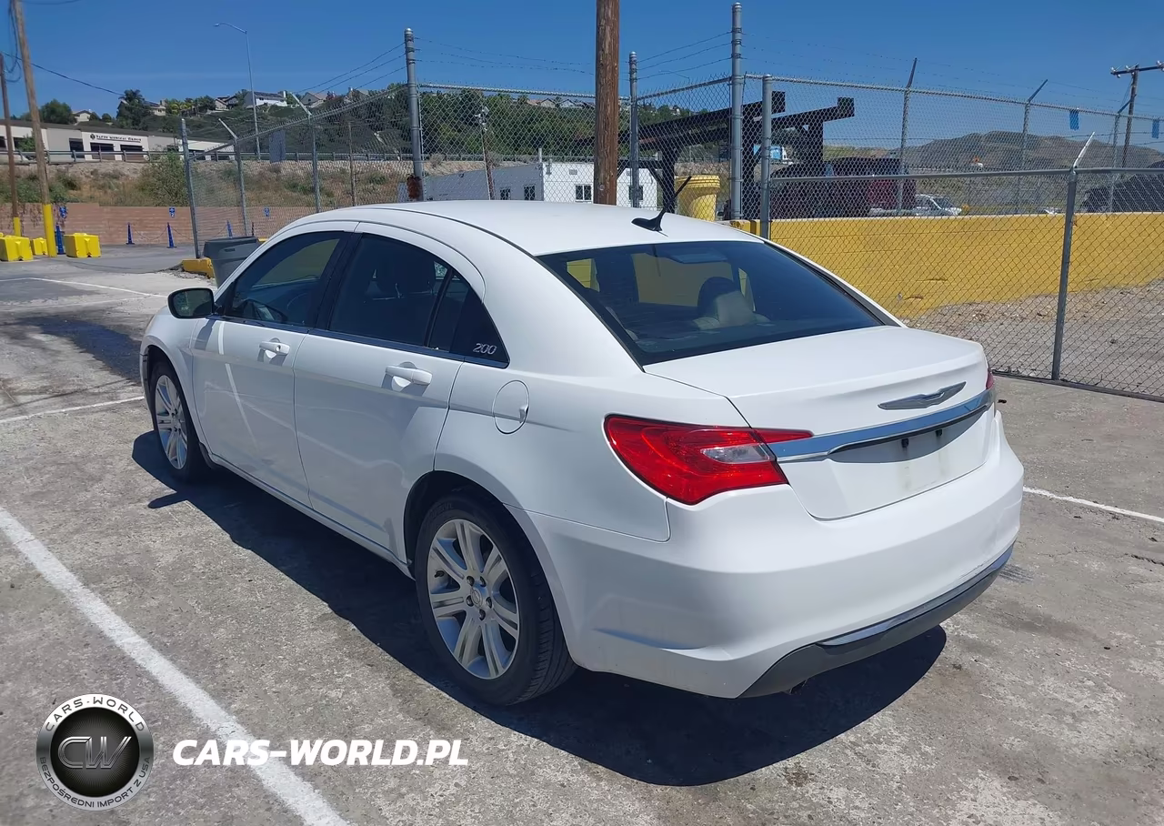 2011 Chrysler 200 Touring VIN:1C3BC1FG4BN613436 - 3