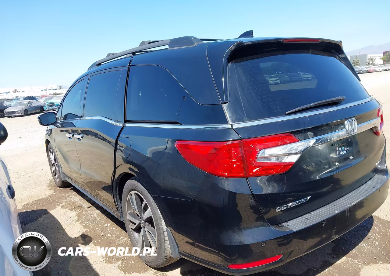 2018 Honda Odyssey Elite VIN:5FNRL6H94JB008786 - 14
