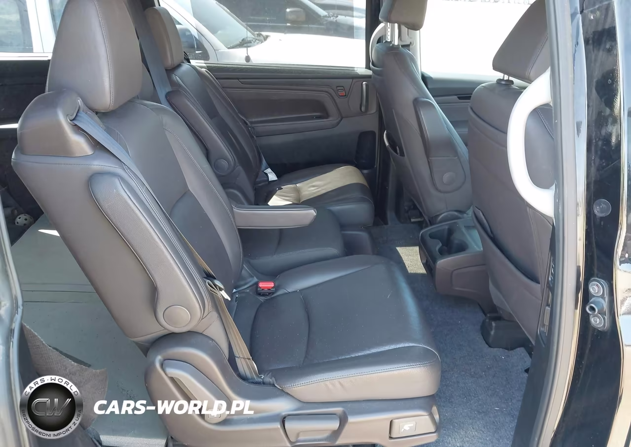 2018 Honda Odyssey Elite VIN:5FNRL6H94JB008786 - 8