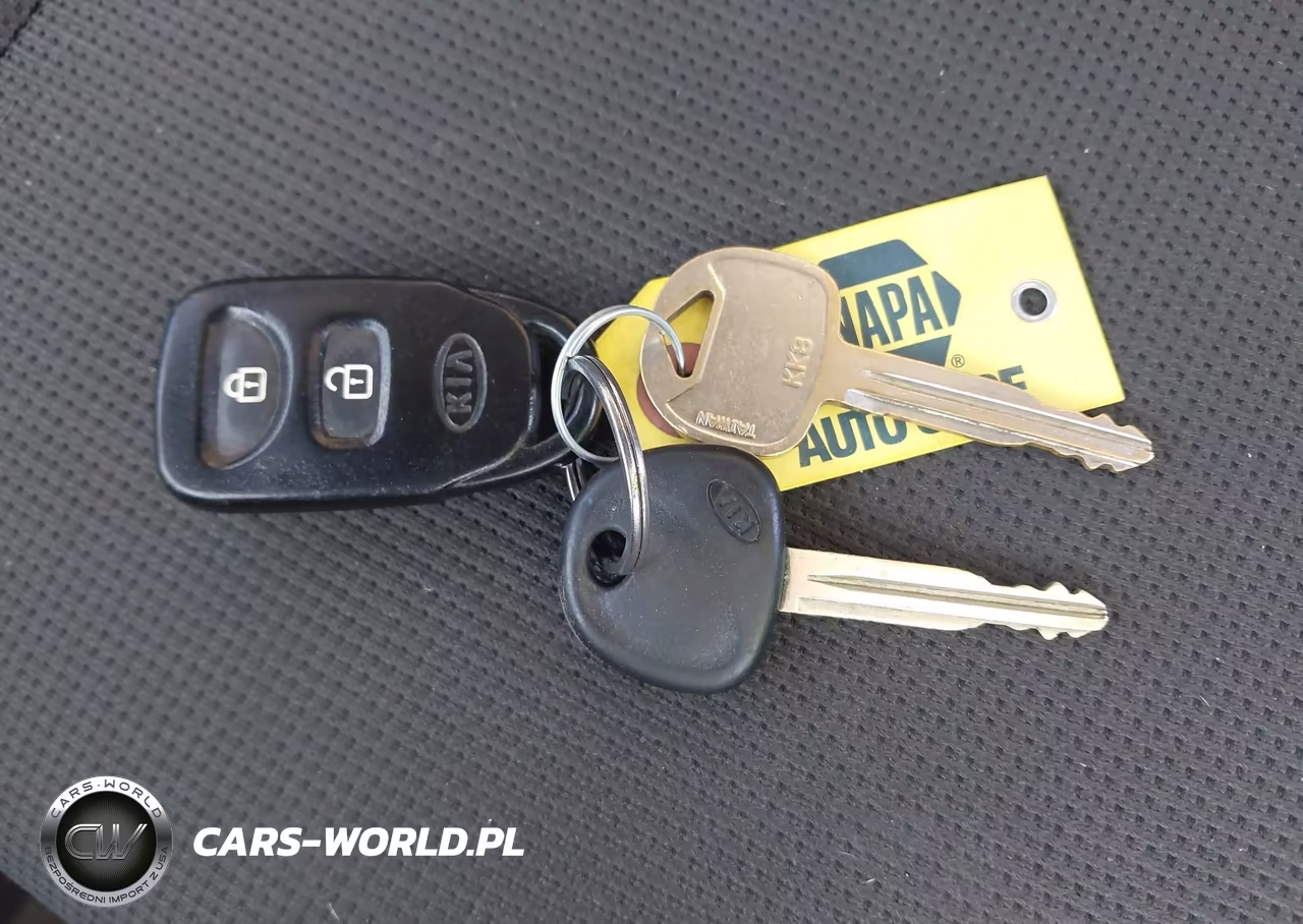 2010 Kia Soul + VIN:KNDJT2A23A7032280 - 11