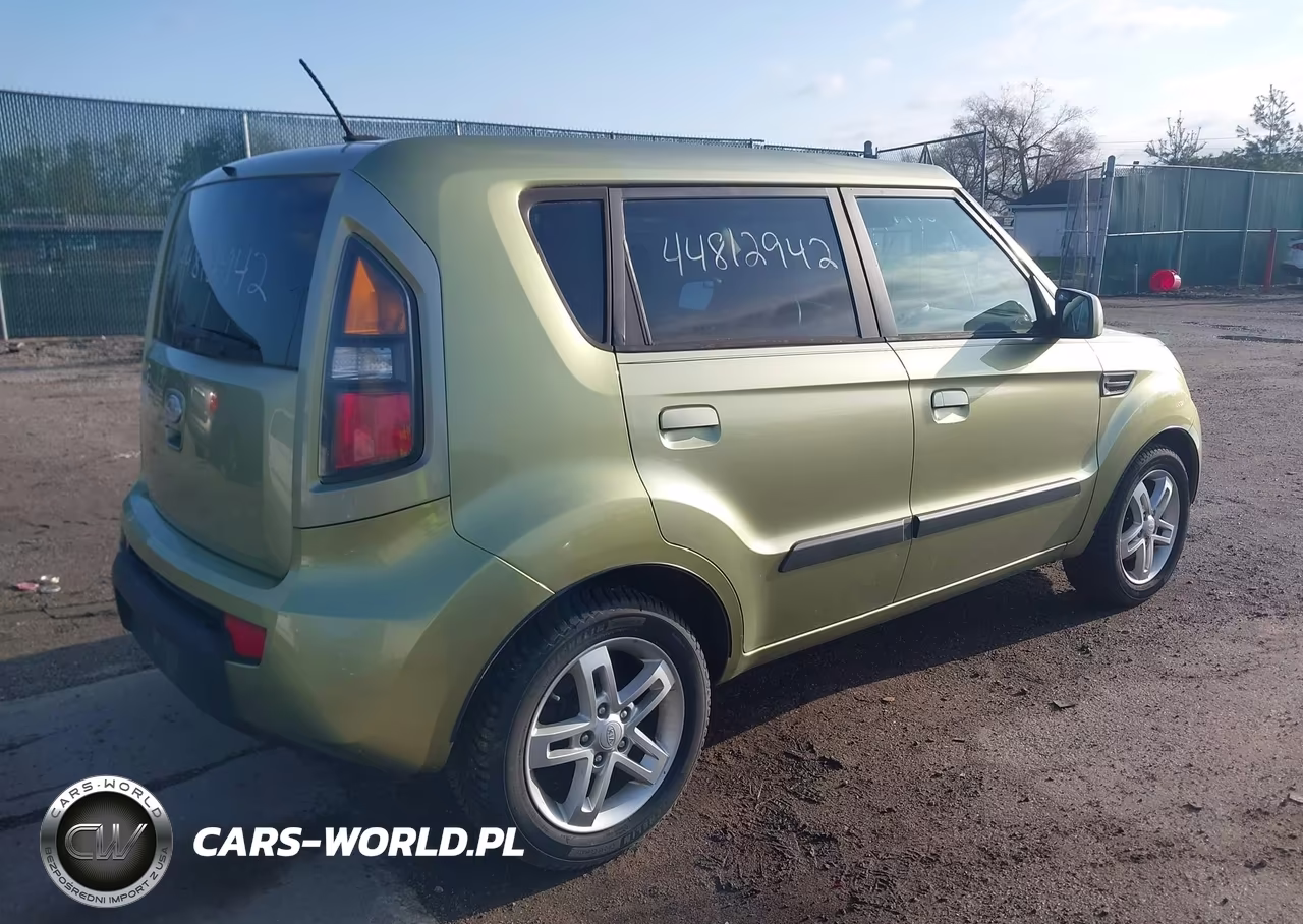 2010 Kia Soul + VIN:KNDJT2A23A7032280 - 4