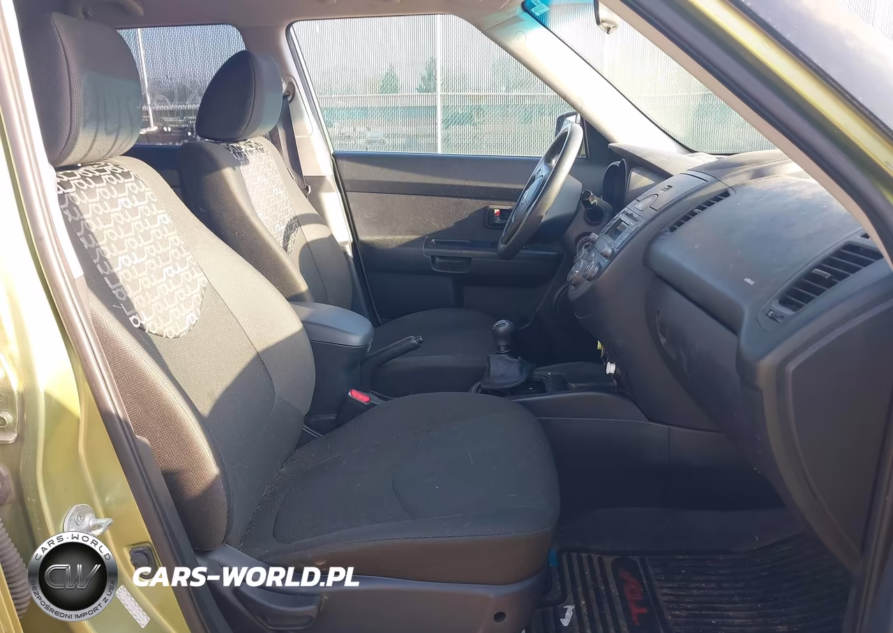 2010 Kia Soul + VIN:KNDJT2A23A7032280 - 5