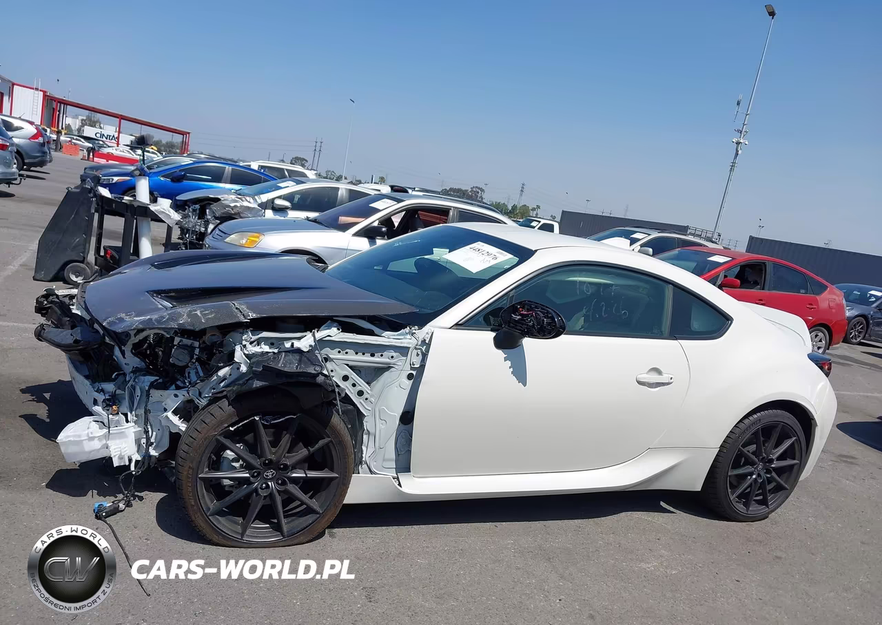 2023 Toyota Gr86 Premium VIN:JF1ZNBE10P9766005 - 14