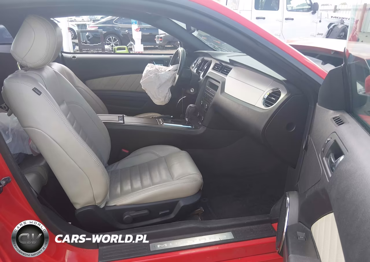 2013 Ford Mustang V6 Premium VIN:1ZVBP8AM0D5215596 - 5