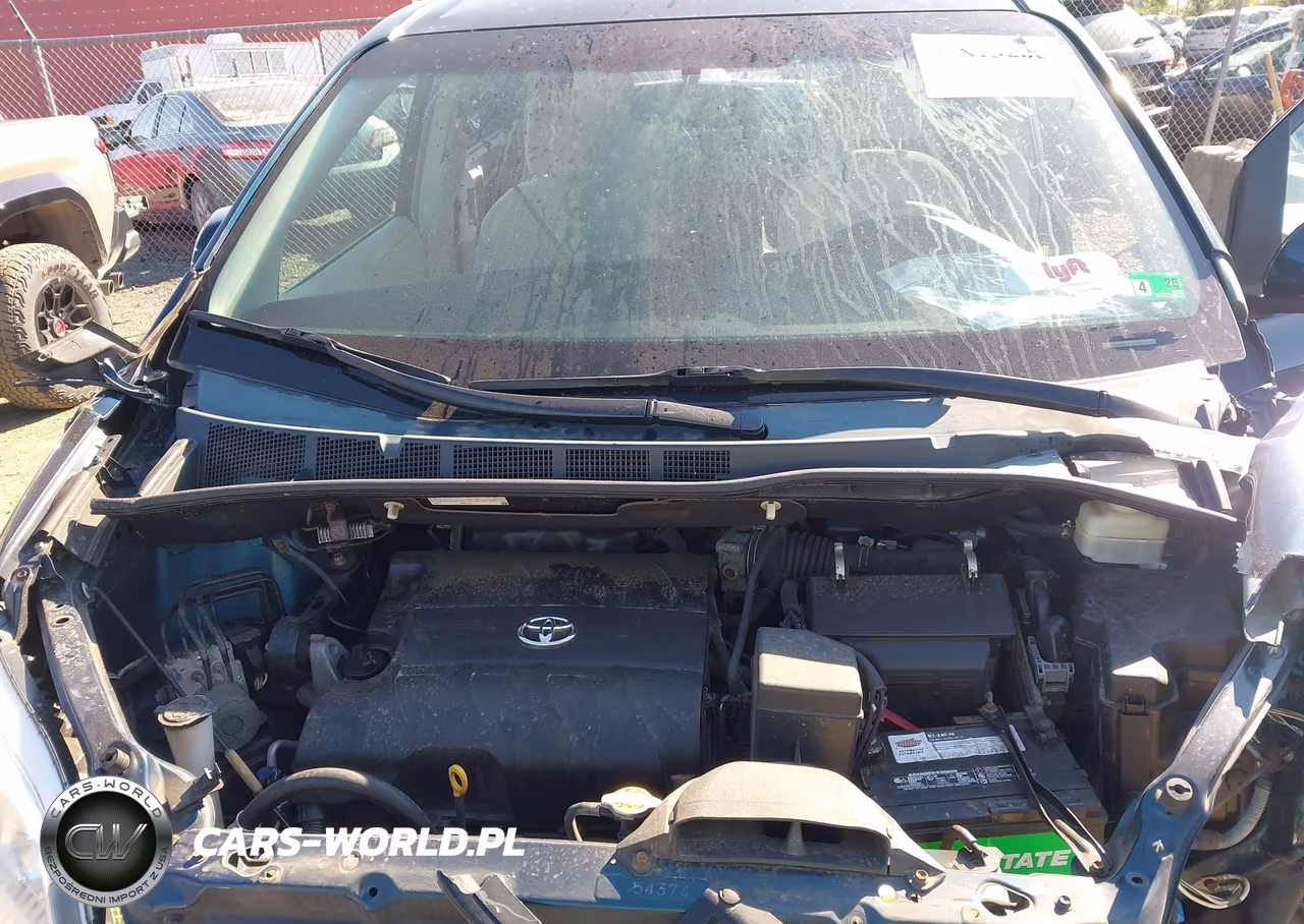 2011 Toyota Sienna Le V6 VIN:5TDKK3DC5BS088133 - 10