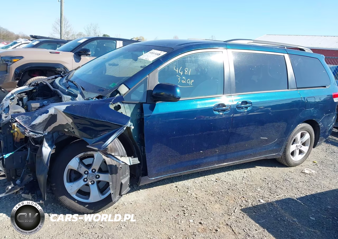 2011 Toyota Sienna Le V6 VIN:5TDKK3DC5BS088133 - 14